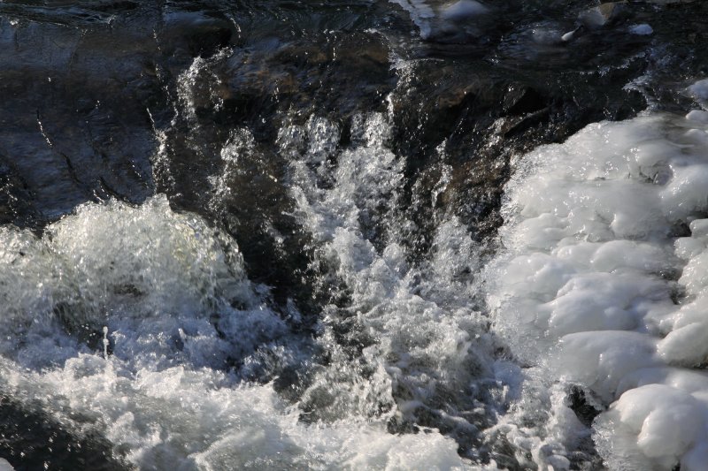 Die_Kahl_in_Stroetzbach_10.02.2012_009.JPG