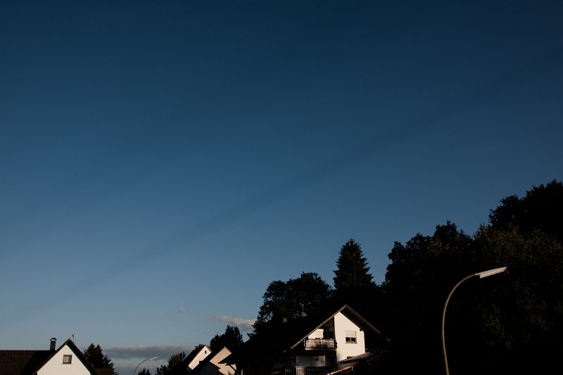Schatten_Kondensstreifen_18.06.2012_003.jpg